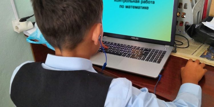 Жамбыл облысында оқушыларға 24,5 мың компьютер мен ноутбук сатып алынуда