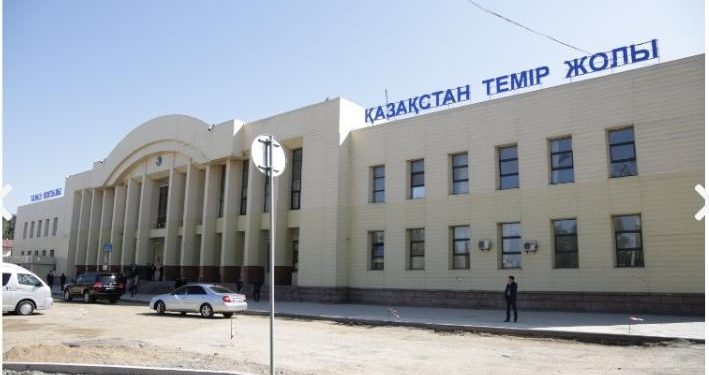 Таразда теміржол вокзалының ғимараты жөнделеді