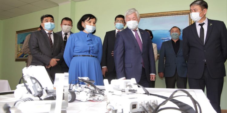 Тараздағы НЗМ оқушылары COVID-19 симптомдарын бақылау жүйесін әзірлеген
