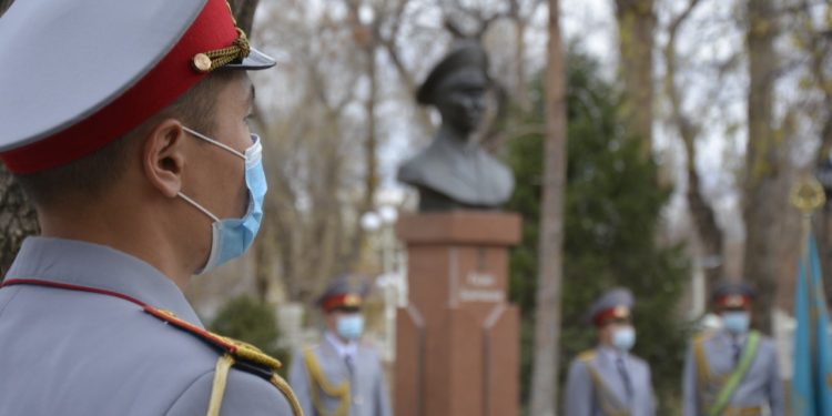Таразда Халық қаһарманы Ғазиз Байтасовты еске алу шарасы өткізілді