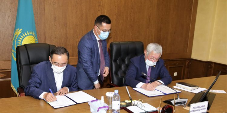 Сапарбаев «G-Global» хатшысымен меморандумға қол қойды
