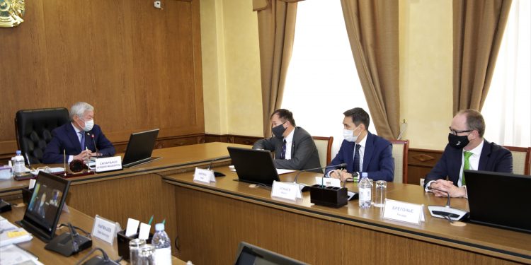 Сапарбаев пен Нидерланды елшісі фри картобы зауытының құрылысына қатысты мәселені талқылады