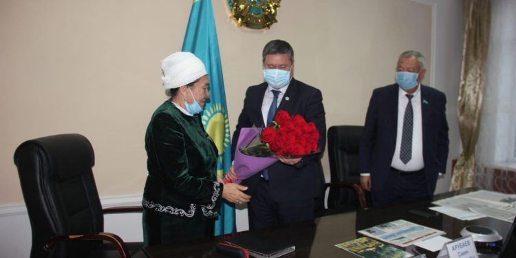 ҚАЛАМЫН ТАТУЛЫҚТЫҢ СИЯСЫНА БАТЫРҒАН АНА
