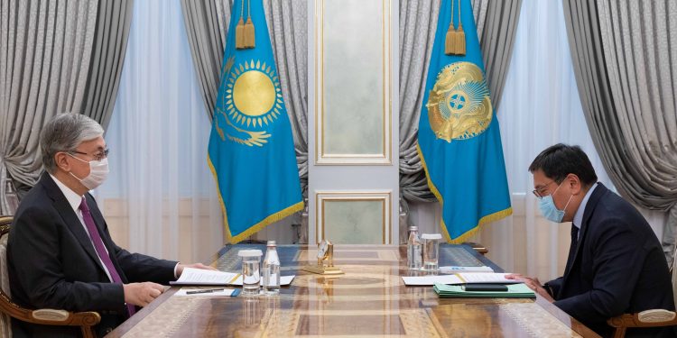 Қазақстан Президенті Қасым-Жомарт Тоқаев Ұлттық Банк төрағасы Ерболат Досаевты қабылдады