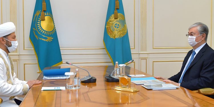 Президент Қасым-Жомарт Тоқаев Қазақстан мұсылмандары діни басқармасының төрағасы, Бас мүфти Наурызбай қажы Тағанұлын қабылдады