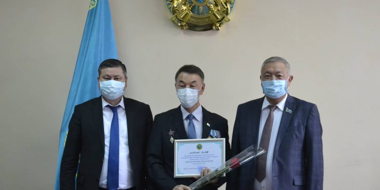 ҚАСҚАЙЫП ТҰР КУӘГЕРІ СОЛ КҮННІҢ