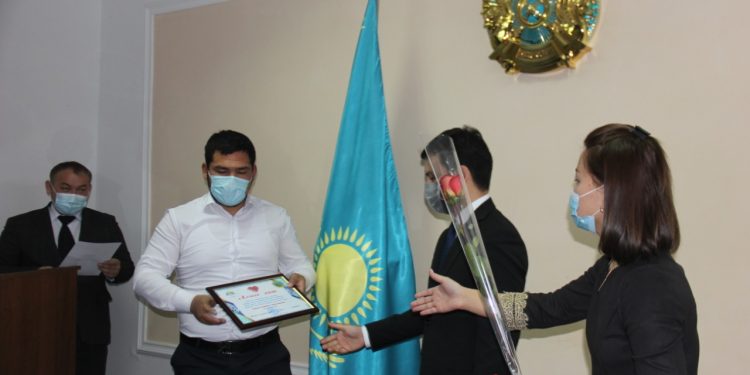 ҚАСҚАЙЫП ТҰР КУӘГЕРІ СОЛ КҮННІҢ