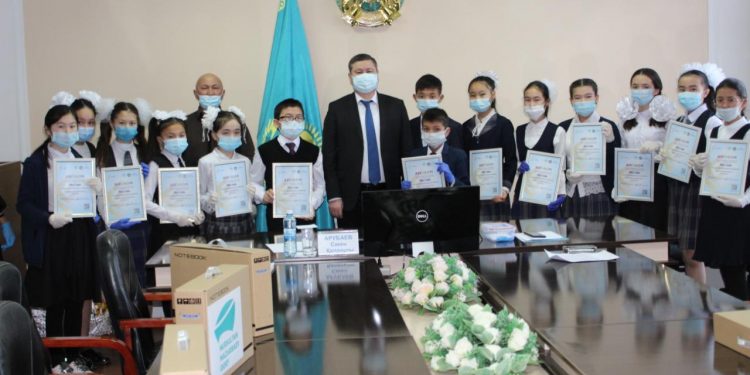 БІЛІМ БӘЙГЕСІНІҢ ЖЕҢІМПАЗДАРЫ