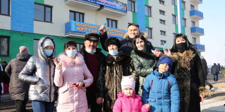 Жаңа жыл қарсаңында 120 қордайлық отбасы қоныс тойын тойлады