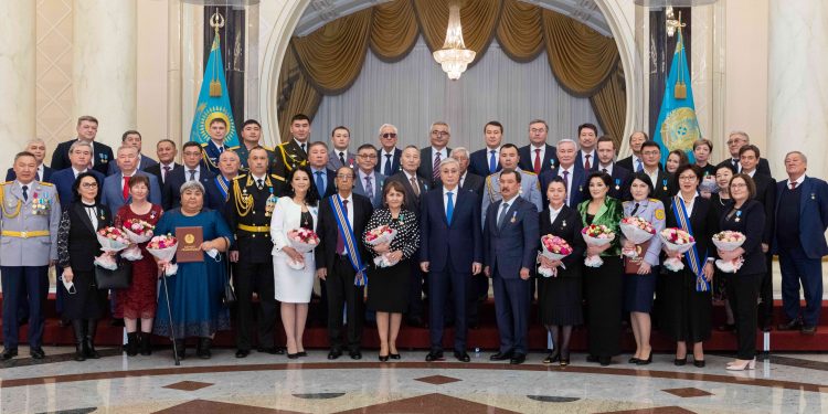 Белсенді қоғамдық қызметкерлері мемлекеттік наградалармен марапатталды