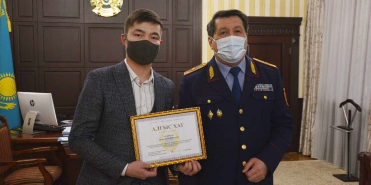 Жамбылдық ерікті Министрдің алғыс хатымен марапатталды