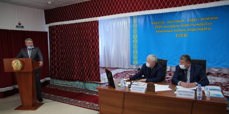 Сапарбаев Қаратау ауылдық округі әкімінің есеп беру жиынына қатысты