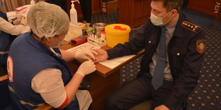 Жамбылдық полицейлер тұрақты негізде қан тапсырады