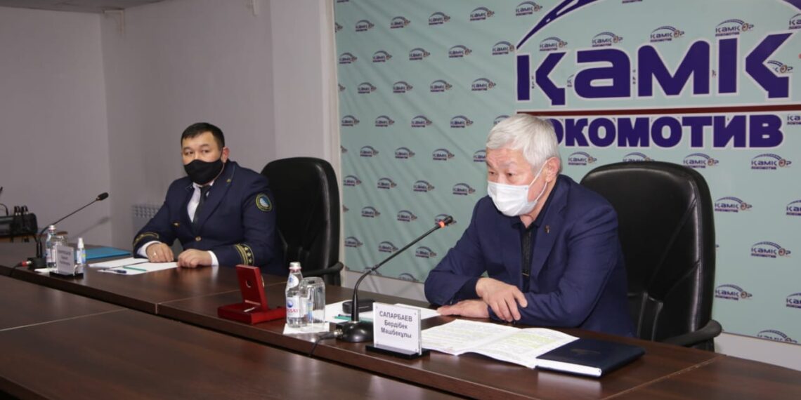 Қызметкерлер мен жалақының қысқаруына жол бермеу керек – Бердібек Сапарбаев