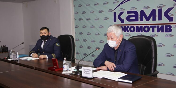 Қызметкерлер мен жалақының қысқаруына жол бермеу керек – Бердібек Сапарбаев