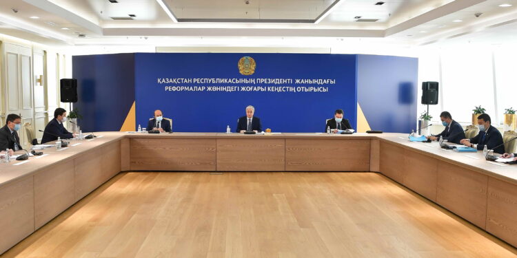 Қасым-Жомарт Тоқаев Реформалар жөніндегі жоғары кеңестің кезекті отырысын өткізді
