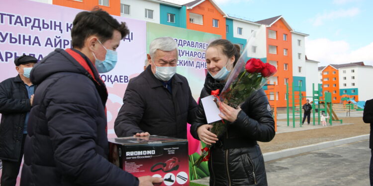 Тараздық 135 отбасыға пәтер кілттері табысталды