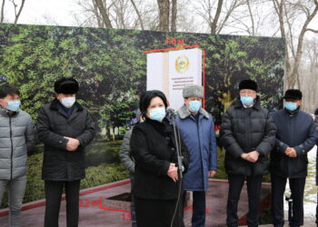 ТАРАЗДА ХАЛЫҚ ҚАҺАРМАНЫ ҒАЗИЗ БАЙТАСОВҚА АРНАЛҒАН ЕСКЕРТКІШТІҢ ІРГЕТАСЫ ҚАЛАНДЫ