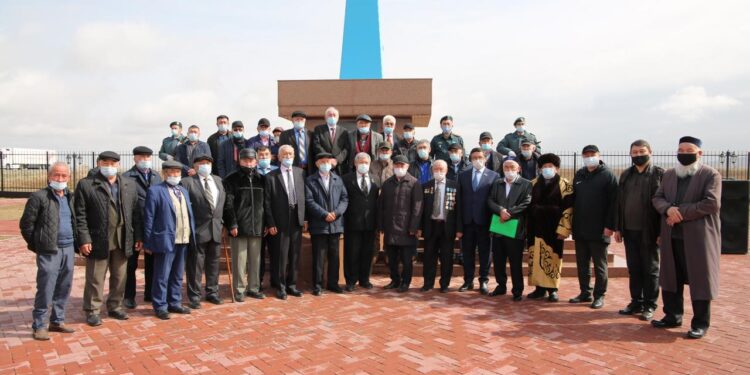 Мемлекеттік рәміз: Жамбыл облысы, Бесжылдық ауылында ту-тұғыр орнатылды