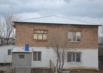 ХАЛЫҚҚА 3,5 МЛН ТЕҢГЕСІН БӨЛГЕН КІМДЕР?