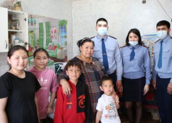 ЖАС ПОЛИЦЕЙЛЕР АҒА  БУЫННЫҢ ИГІ ДƏСТҮРЛЕРІН ЖАЛҒАСТЫРДЫ