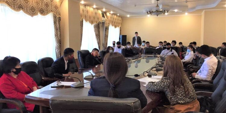 Жамбылдық полицейлер жастар есірткінің зияны туралы барлық шындықты білуге тиіс деп тұжырымдайды