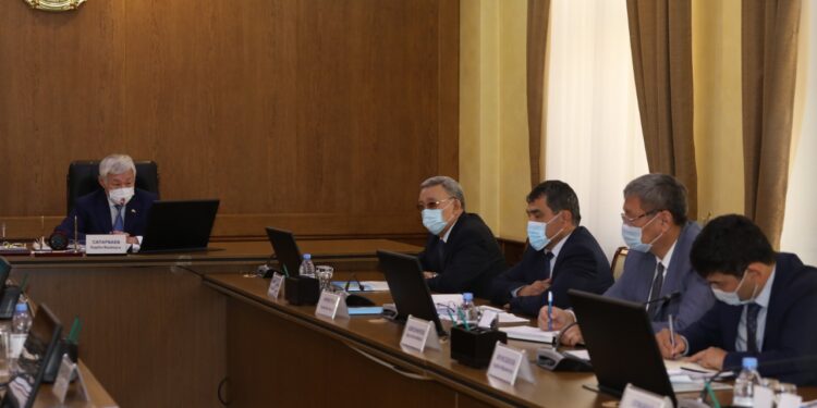 Бердібек Сапарбаев: «Басты міндет – тұрақты жұмыс орындарын құру және АӘК алушылар санын азайту»