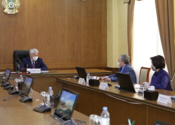 ОБЛЫС ӘКІМІ «ПАРАСАТ ЖОЛЫ» ЖОБАСЫНЫҢ ӨКІЛДЕРІМЕН КЕЗДЕСТІ