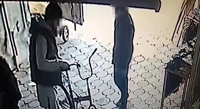ЖАМБЫЛДЫҚ ПОЛИЦЕЙЛЕР ЖЕКЕ МҮЛІККЕ САҚ БОЛУ ҚАЖЕТТІГІН ЕСКЕРТЕДІ