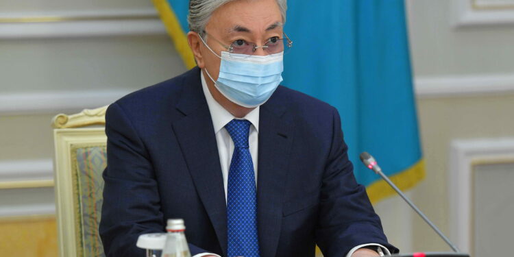 Мемлекет басшысы еліміздегі коронавирус індетіне байланысты эпидемиологиялық ахуал жөнінде кеңес өткізді
