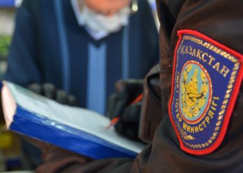 КӨРШІСІ ҰРЛЫҚ ЖАСАДЫ ДЕГЕН КҮДІККЕ ІЛІНДІ