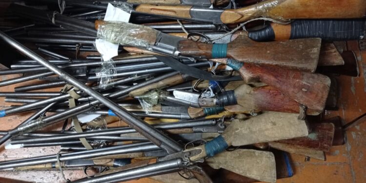 Жамбыл облысының тұрғындары полицияға 115 атыс қаруы және 1 гранатаны тапсырды