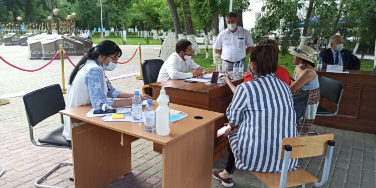Тараз қаласы №1 аумақтық округінде  көшпелі қоғамдық қабылдау өткізілді