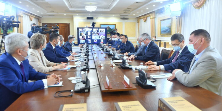Сенатта ашаршылық туралы құжаттардың жинағы таныстырылды