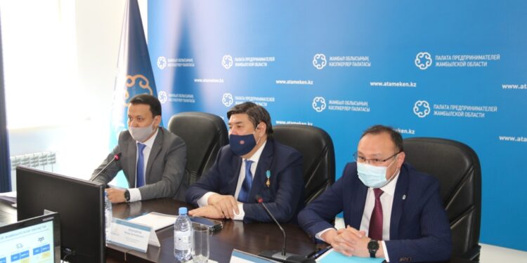 ЖАМБЫЛ ОБЛЫСЫНДА ЖАҢА ҚҰРЫЛҒАН ӨҢІРЛІК КЕҢЕСТІҢ АЛҒАШҚЫ ЖИЫНЫ ӨТТІ