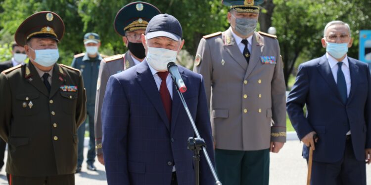 БЕРДІБЕК САПАРБАЕВ ОТАН ҚОРҒАУШЫЛАРДЫ ҚҰТТЫҚТАДЫ