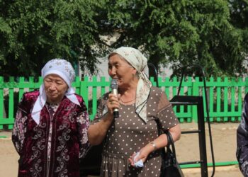 Жамбыл облысы Жамбыл ауданы түлектері ауылға ойын алаңшасын салып берді