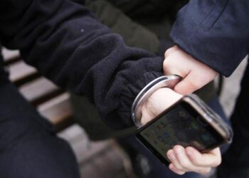 Тараздық полицейлер автобуста ұрланған ұялы телефон  ұрлығын ашты