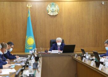 Жамбыл облысы әкімі Бердібек Сапарбаев көшеттердің күтім мәселесін сынға алды