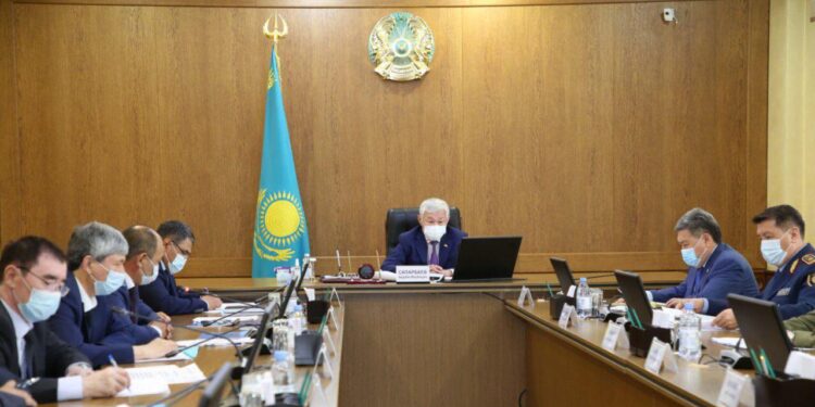 Жамбыл облысы әкімі Бердібек Сапарбаев көшеттердің күтім мәселесін сынға алды