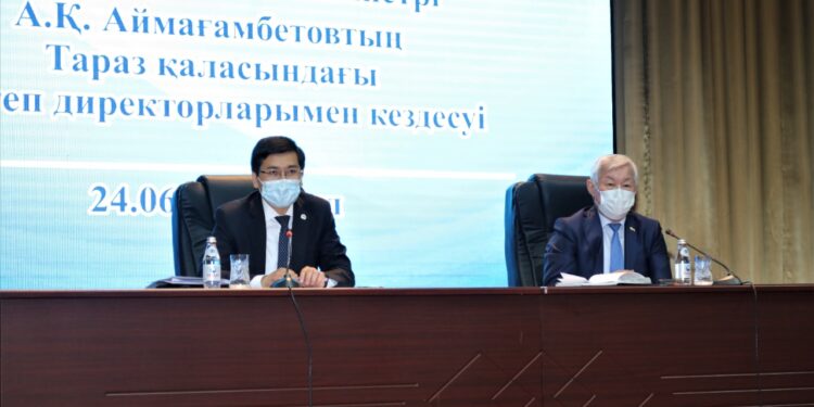 ҚР білім және ғылым министрі жамбылдық педагогтармен кездесті