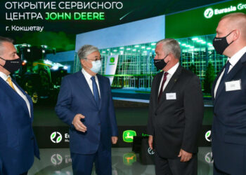Қасым-Жомарт Тоқаев «Eurasia Group Kazakhstan» ЖШС-нің сервис орталығын аралап көрді