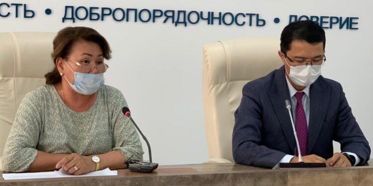 ЖАМБЫЛ ОБЛЫСЫНДА КӨПБАЛАЛЫ ӘКЕЛЕР ӘЛЕУМЕТТІК ЖӘРДЕМАҚЫНЫ ЗАҢСЫЗ АЛЫП ОТЫРҒАН