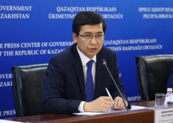 Аймағамбетов қыркүйектен бастап оқушылар дәстүрлі форматта оқитынын айтты