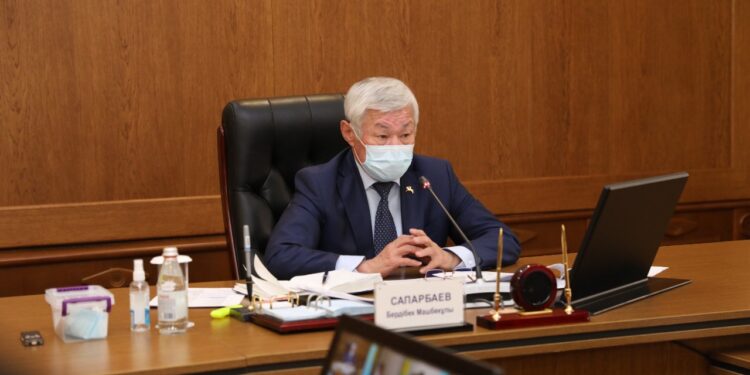Жамбыл облысы әкімі Бердібек Сапарбаев азаматтарды жеке сұрақтарымен қабылдау өткізді