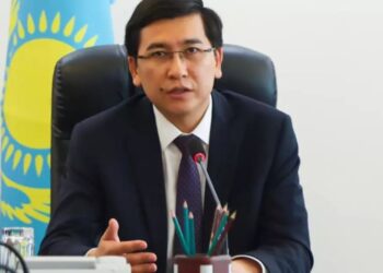 Асхат Аймағамбетов: Мәселені шеше алмаса, білім басшылары не істеп отыр