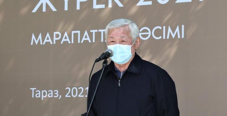 Облыс әкімі «Жомарт жүрек» сыйлығының жеңімпаздарын марапаттады