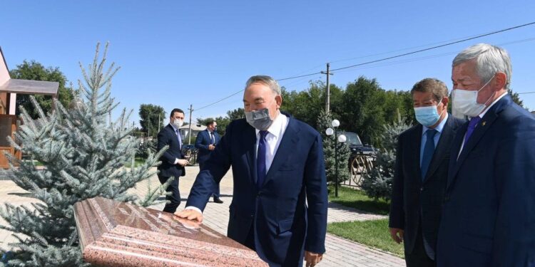 Нұрсұлтан Назарбаев Жамбыл облысындағы әлеуметтік-мәдени нысандарды аралады