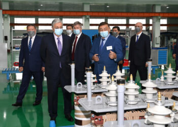 Қасым-Жомарт Тоқаев Петропавлдағы «Alageum Electric» электротехника зауытына барды