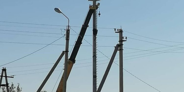 Жамбыл облысы Қаракемер ауылына 4 бірдей байланыс операторы орнатылуда